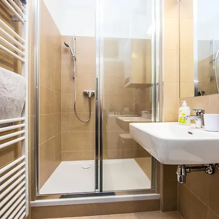 The Barts Apartments - Self Check-In Vienna Room photo
