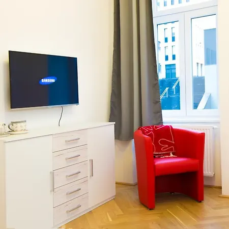 The Barts Apartments - Self Check-In Vienna Room photo