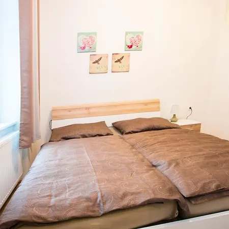 The Barts Apartments - Self Check-In Vienna Room photo