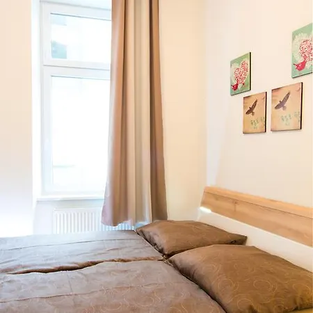 The Barts Apartments - Self Check-In Vienna Room photo