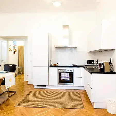 The Barts Apartments - Self Check-In Vienna Room photo