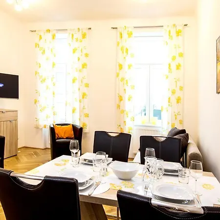 The Barts Apartments - Self Check-In Vienna Room photo